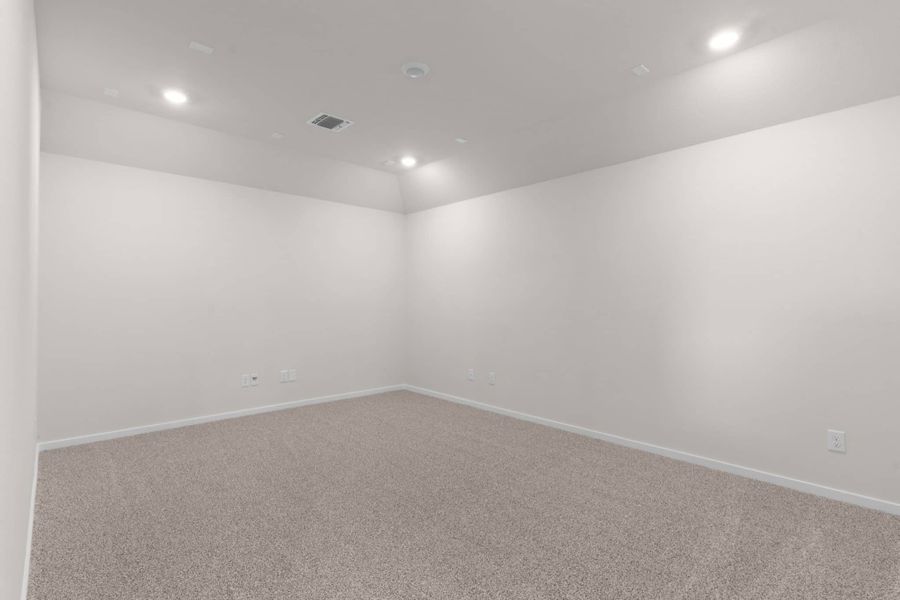 Spacious, unfurnished interior of a new home in University Heights, Round Rock (Image 22).