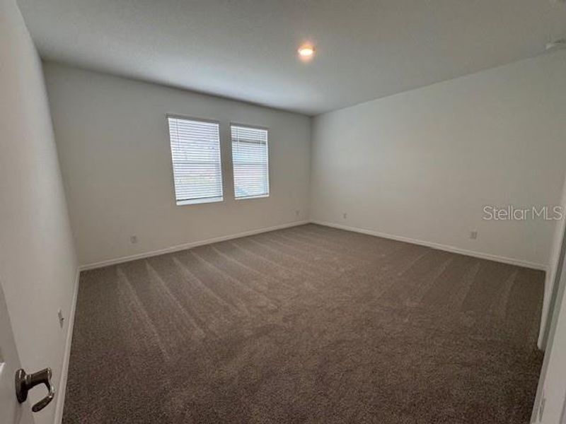Spacious, unfurnished interior of a new home in Cypress Bluff, Groveland (Image 6).