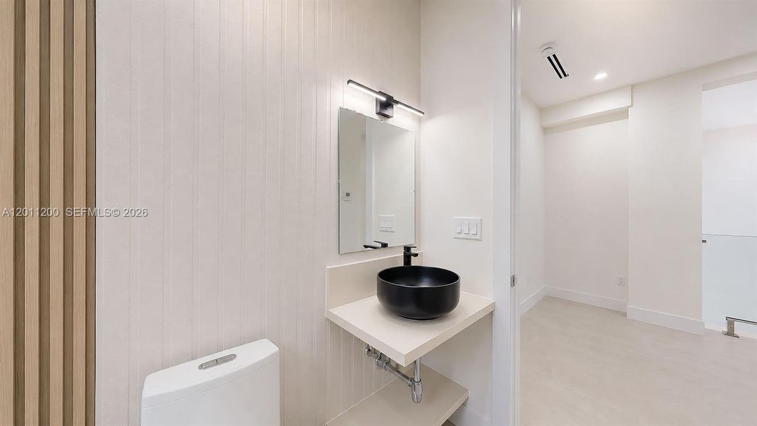 Furnished interior view inside a new home in , Miami Lakes (Image 20).