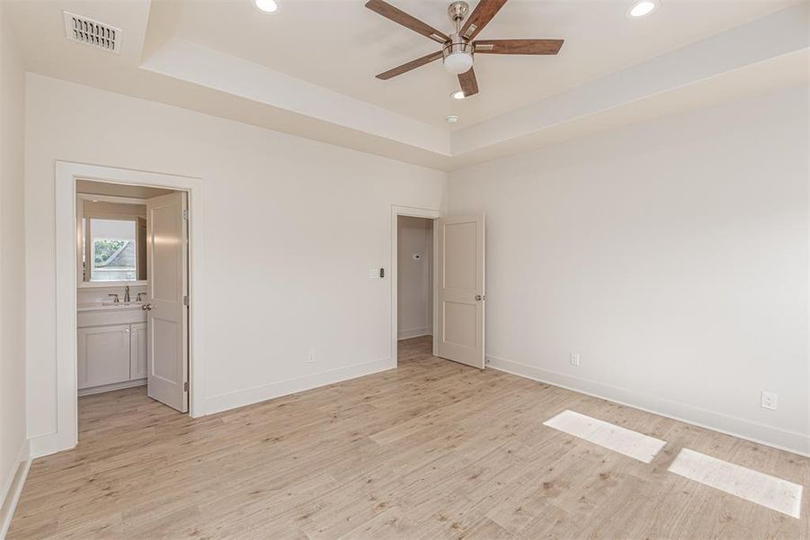 Spacious, unfurnished interior of a new home in , Wills Point (Image 19).