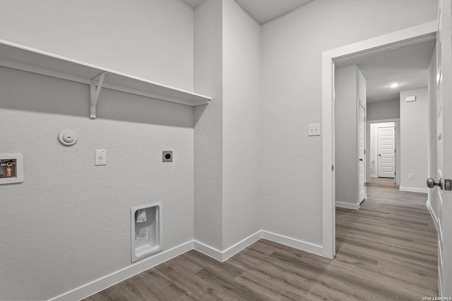 Spacious, unfurnished interior of a new home in Garden Grove, San Antonio (Image 36). Spacious, unfurnished interior of a new home in Garden Grove, San Antonio (Image 36).