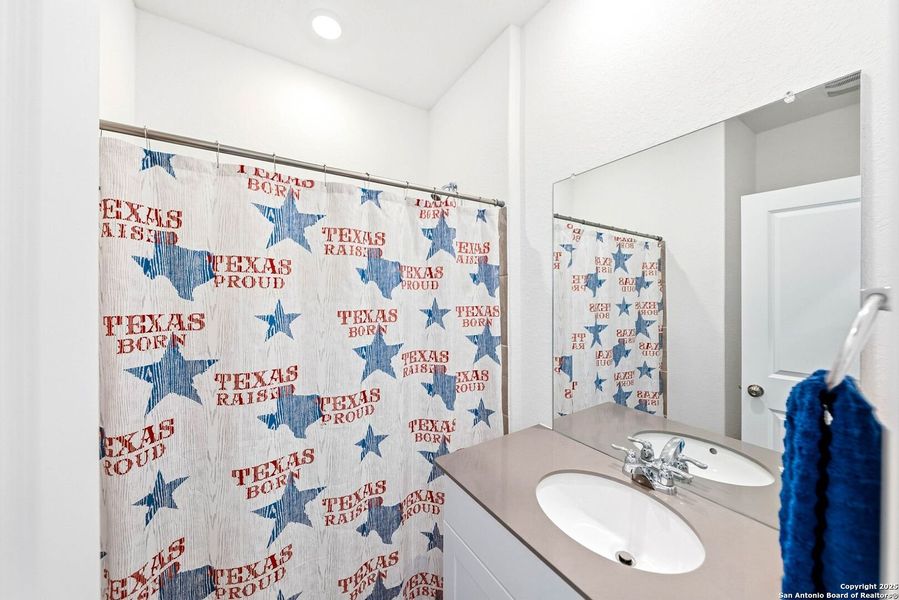 Furnished interior view inside a new home in , Bulverde (Image 25). Furnished interior view inside a new home in , Bulverde (Image 25).