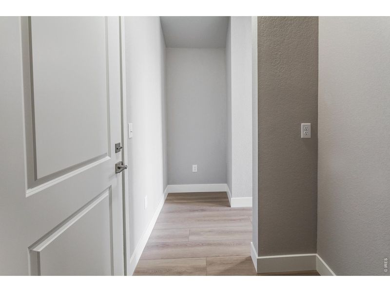 Spacious, unfurnished interior of a new home in , Timnath (Image 36).