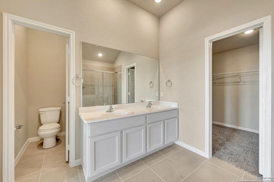 Furnished interior view inside a new home in Greenspoint Heights, Seguin (Image 6). Furnished interior view inside a new home in Greenspoint Heights, Seguin (Image 6).