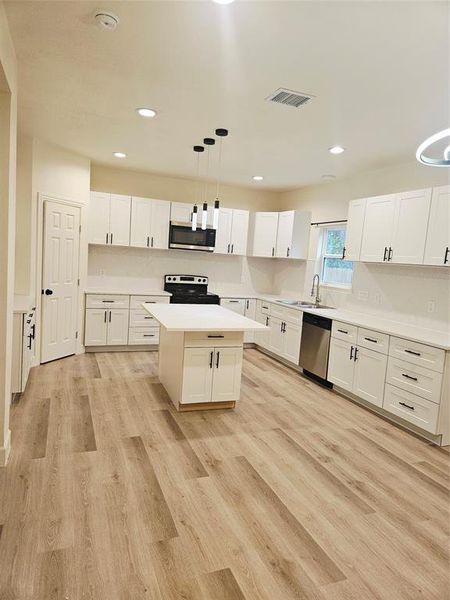 Furnished interior view inside a new home in , Dallas (Image 6).