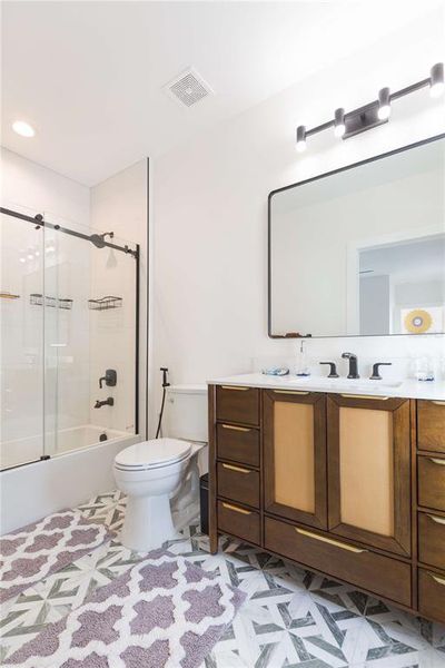 Furnished interior view inside a new home in , Tampa (Image 20).