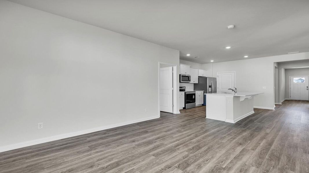 Spacious, unfurnished interior of a new home in Hillcrest, Ravenel (Image 32).