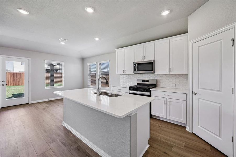 Photo is not of the actual home, but is an inspirational photo of builder’s model home and may depict options, furnishings, and/or decorator features that are not included. Photo is not of the actual home, but is an inspirational photo of builder’s model home and may depict options, furnishings, and/or decorator features that are not included.