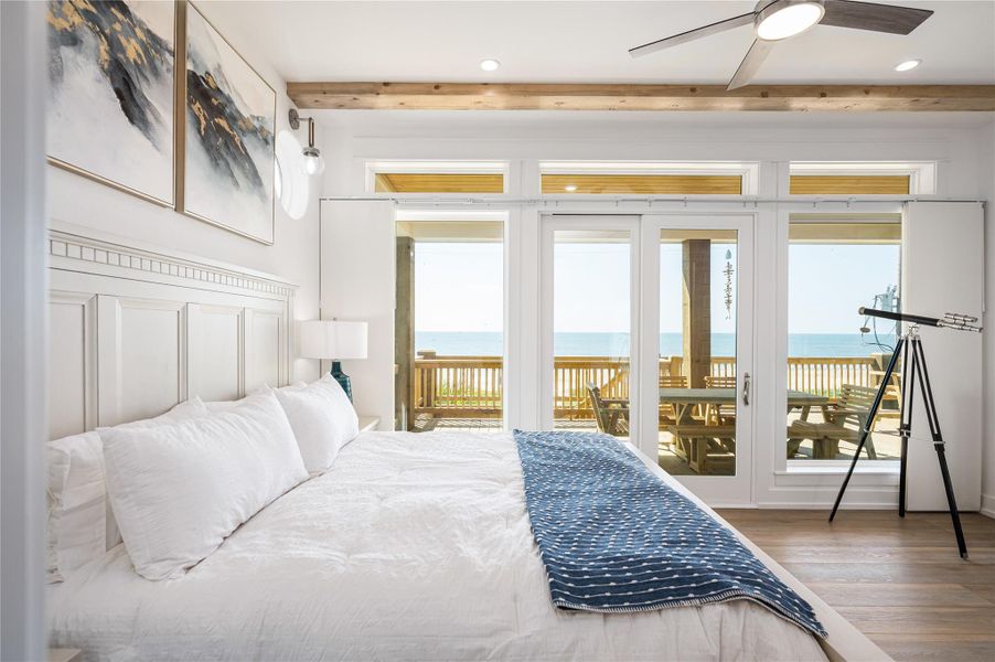 Furnished interior view inside a new home in , Bolivar Peninsula (Image 39).