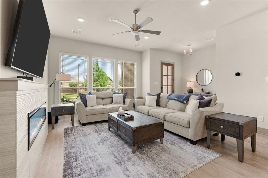 Furnished interior view inside a new home in , Farmers Branch (Image 9).