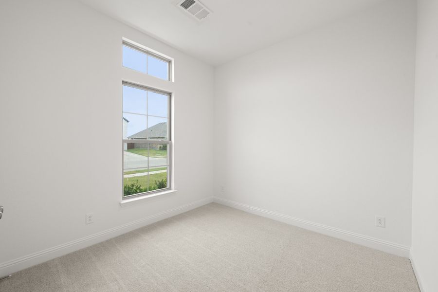 Spacious, unfurnished interior of a new home in Vista Point, Grandview (Image 13).
