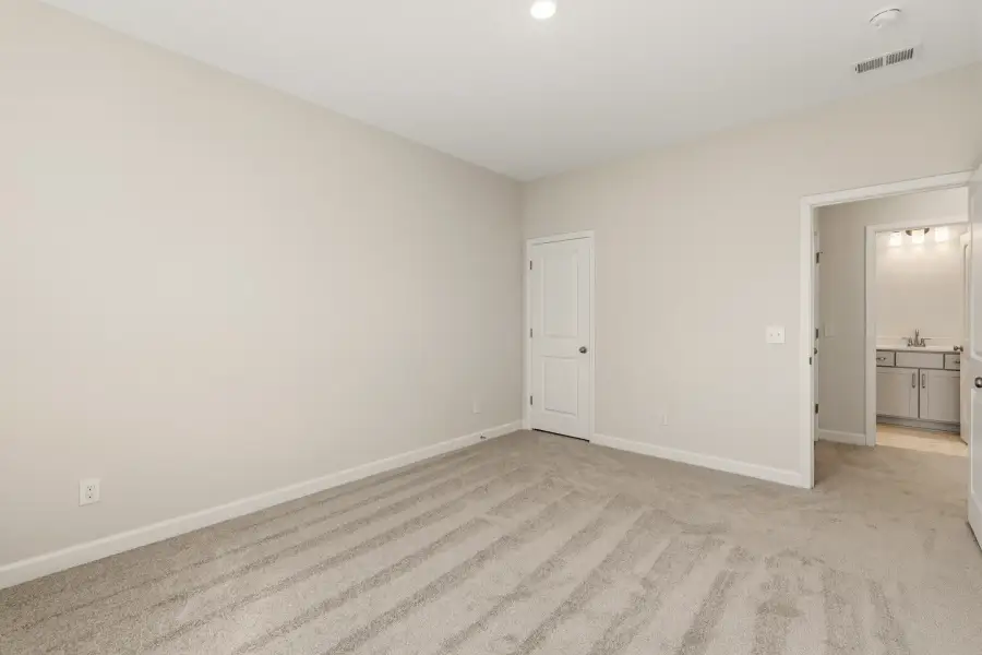 Spacious, unfurnished interior of a new home in Ridgecrest at Midway, Anderson (Image 26).