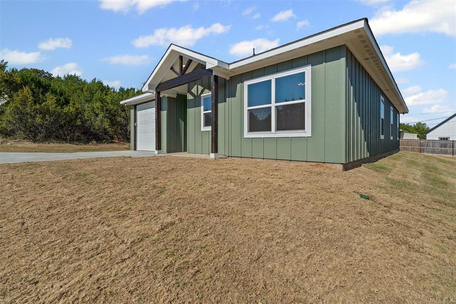 Exterior details and patio area of a home in , Granbury (Image 23).