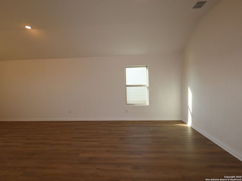Spacious, unfurnished interior of a new home in Paloma Park, Converse (Image 30). Spacious, unfurnished interior of a new home in Paloma Park, Converse (Image 30).