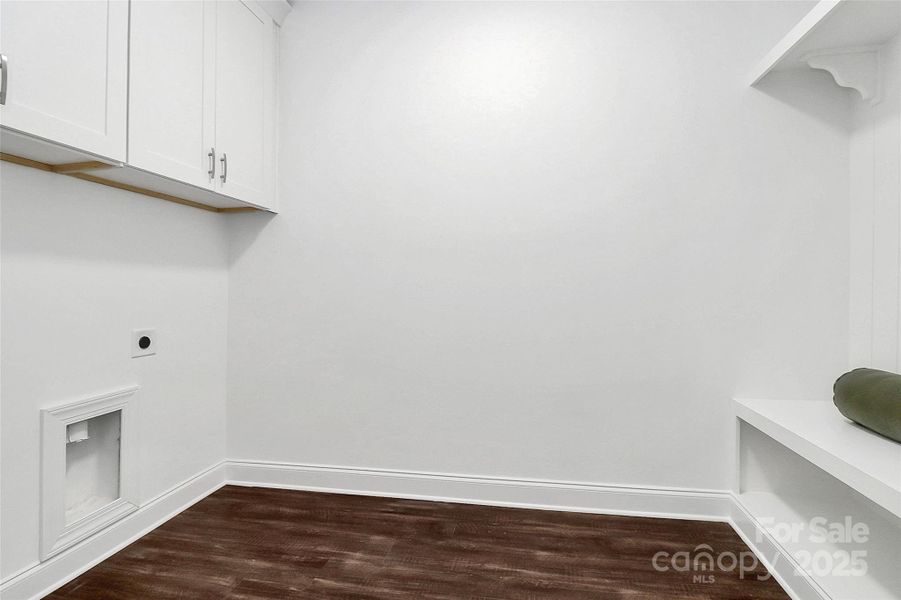 Image 40 of a home in Harbor Oaks.