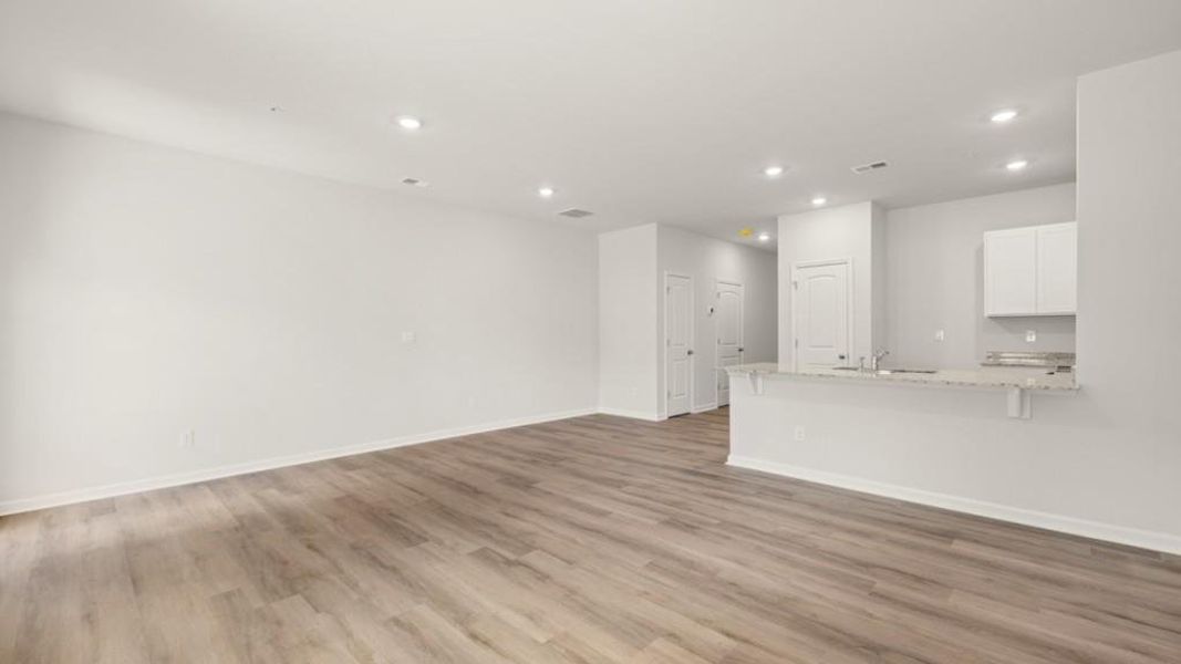 Spacious, unfurnished interior of a new home in Roseleigh Park, Douglasville (Image 27).