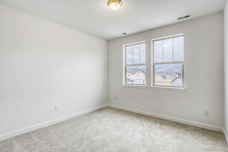 Spacious, unfurnished interior of a new home in Red Rocks Ranch, Morrison (Image 8).