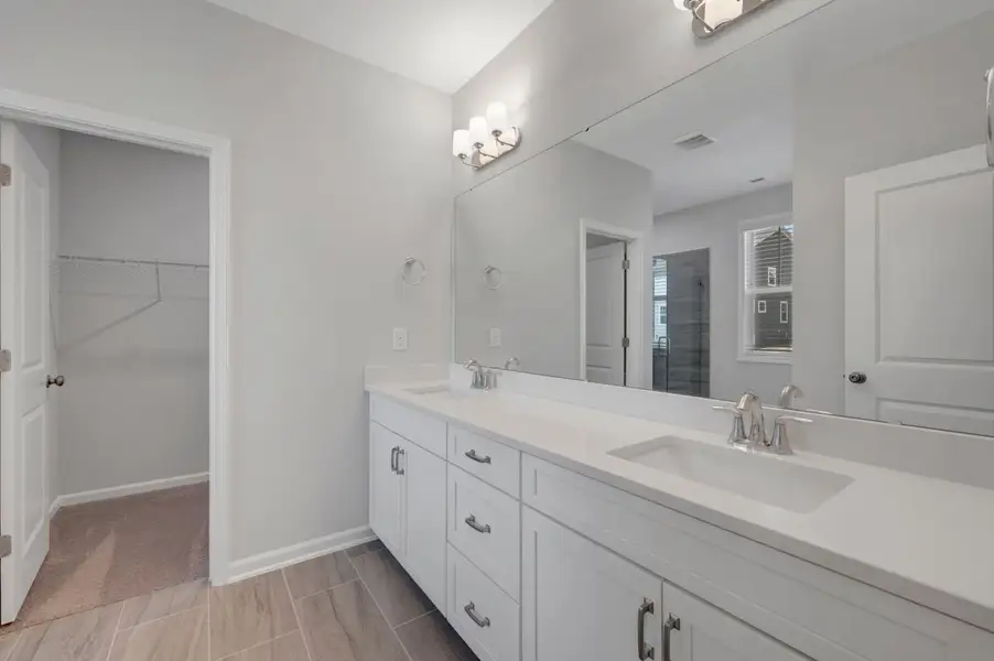Owner's Bathroom Owner's Bathroom