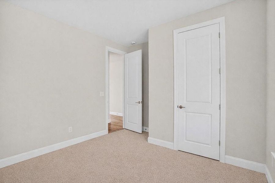 Spacious, unfurnished interior of a new home in , Homer (Image 31).