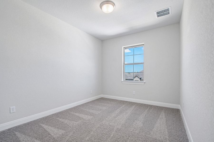 Spacious, unfurnished interior of a new home in 6 Creeks, Kyle (Image 34).