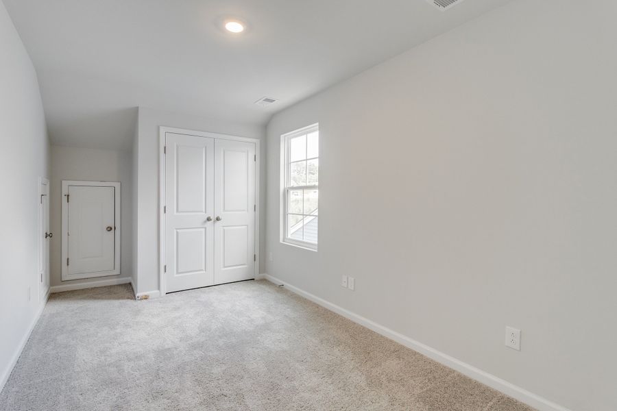Spacious, unfurnished interior of a new home in Bluefield, Lexington (Image 28). Spacious, unfurnished interior of a new home in Bluefield, Lexington (Image 28).