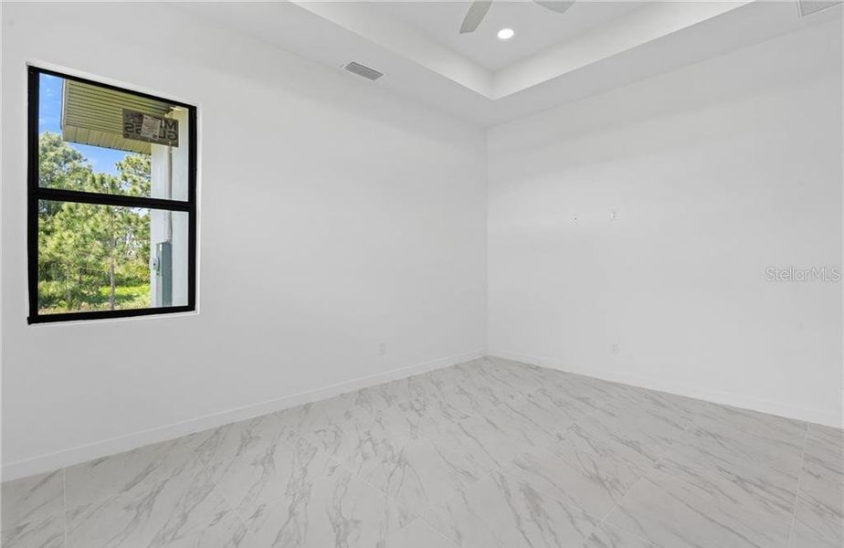 Spacious, unfurnished interior of a new home in , Lehigh Acres (Image 38).