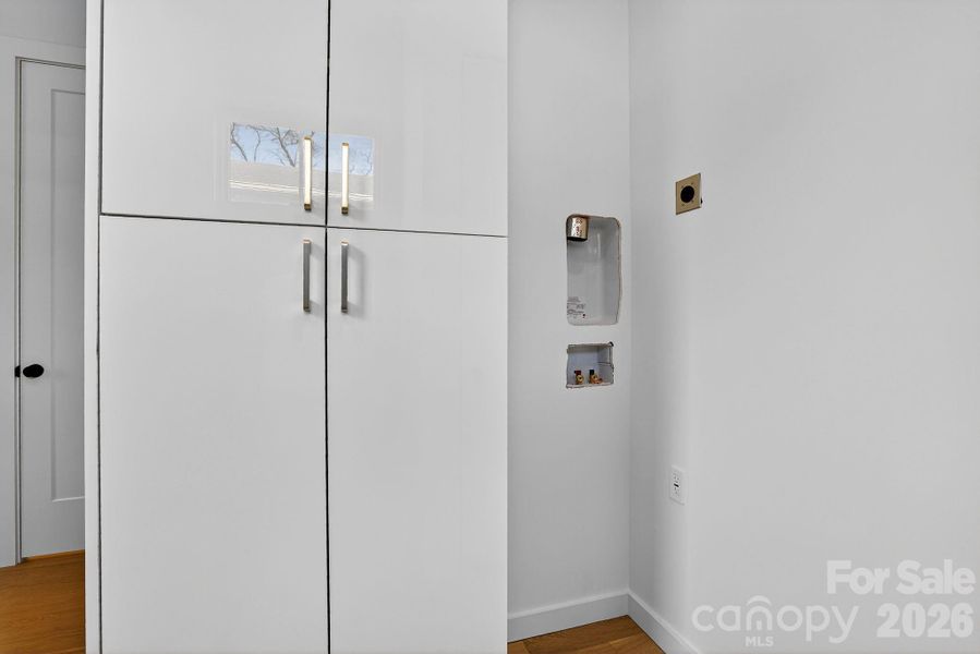 Spacious, unfurnished interior of a new home in , Asheville (Image 29).