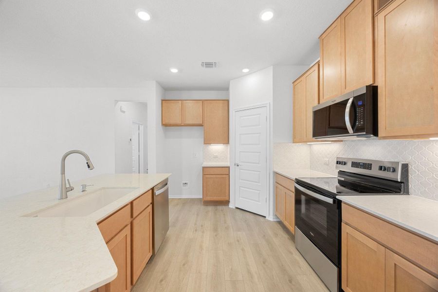 Furnished interior view inside a new home in Retreat at San Gabriel, Georgetown (Image 7). Furnished interior view inside a new home in Retreat at San Gabriel, Georgetown (Image 7).