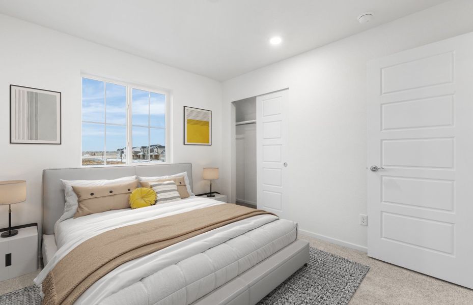 Representative furnished interior of a home built from the Topaz by Pulte Homes in Wolf Creek Run West, Strasburg (Image 8).