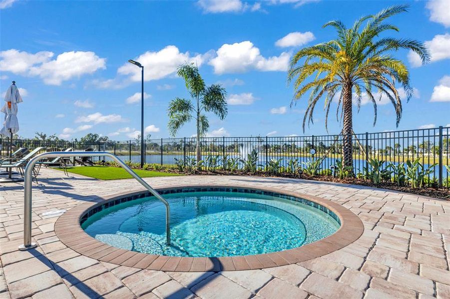 Community amenities in , North Port (Image 32).