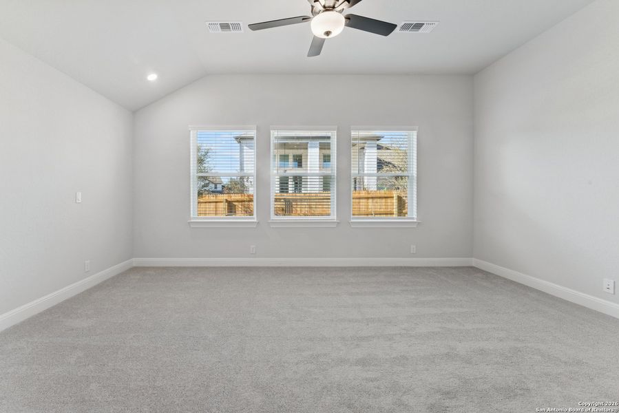 Spacious, unfurnished interior of a new home in Davis Ranch 60', San Antonio (Image 20).