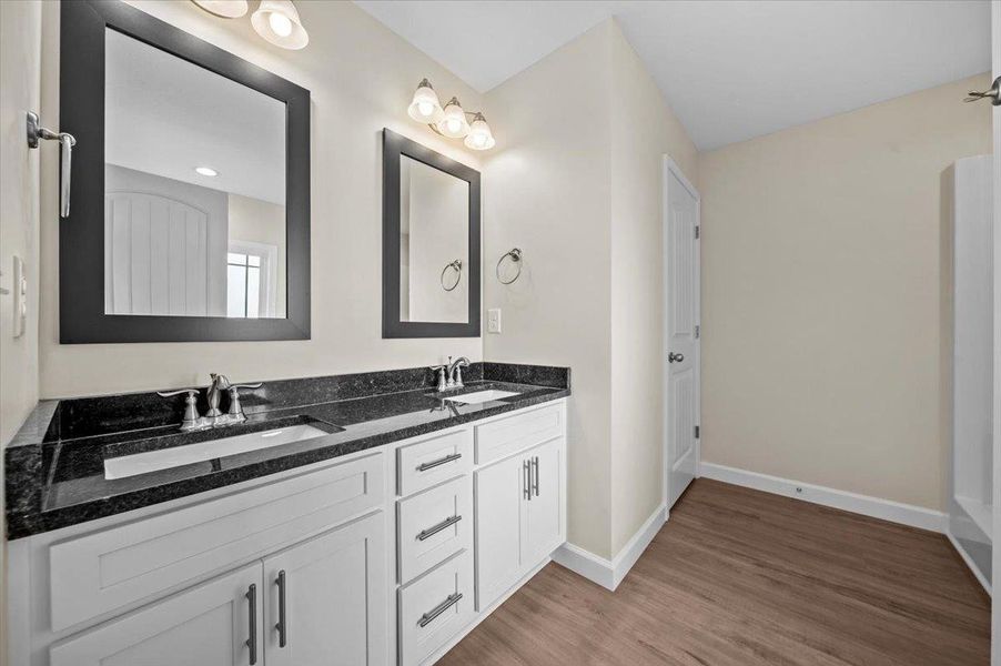 Furnished interior view inside a new home in Mills Gin, Campobello (Image 9).