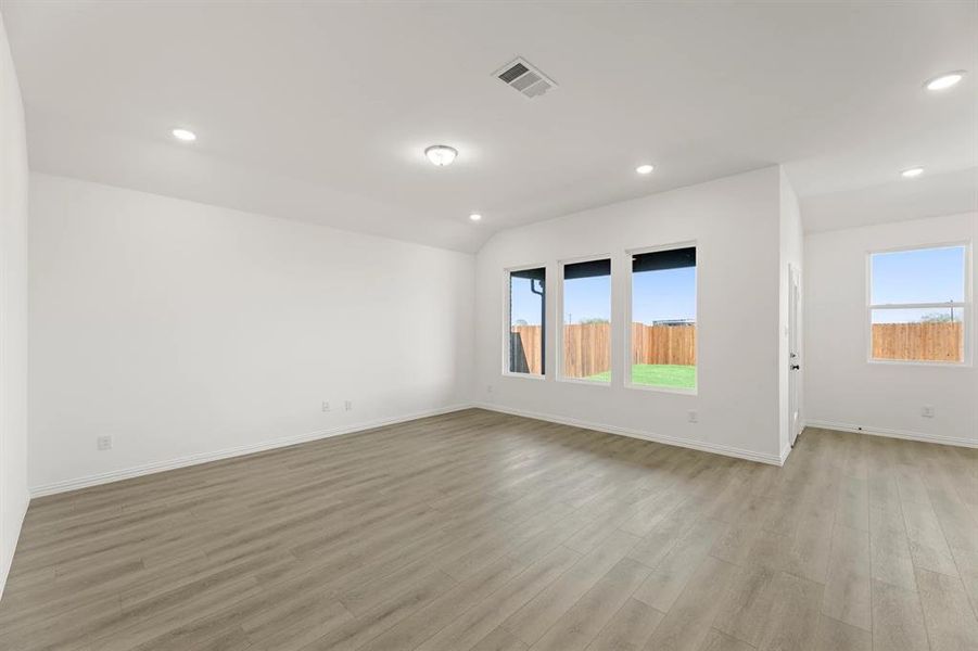 Spacious, unfurnished interior of a new home in Coyote Meadows 50s, Anna (Image 13). Spacious, unfurnished interior of a new home in Coyote Meadows 50s, Anna (Image 13).
