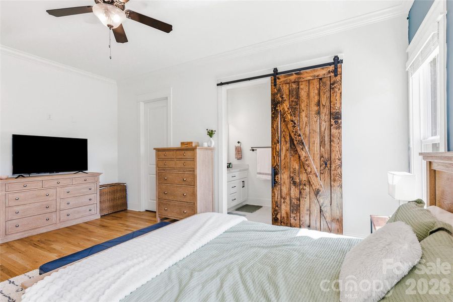 Furnished interior view inside a new home in , Belmont (Image 14).