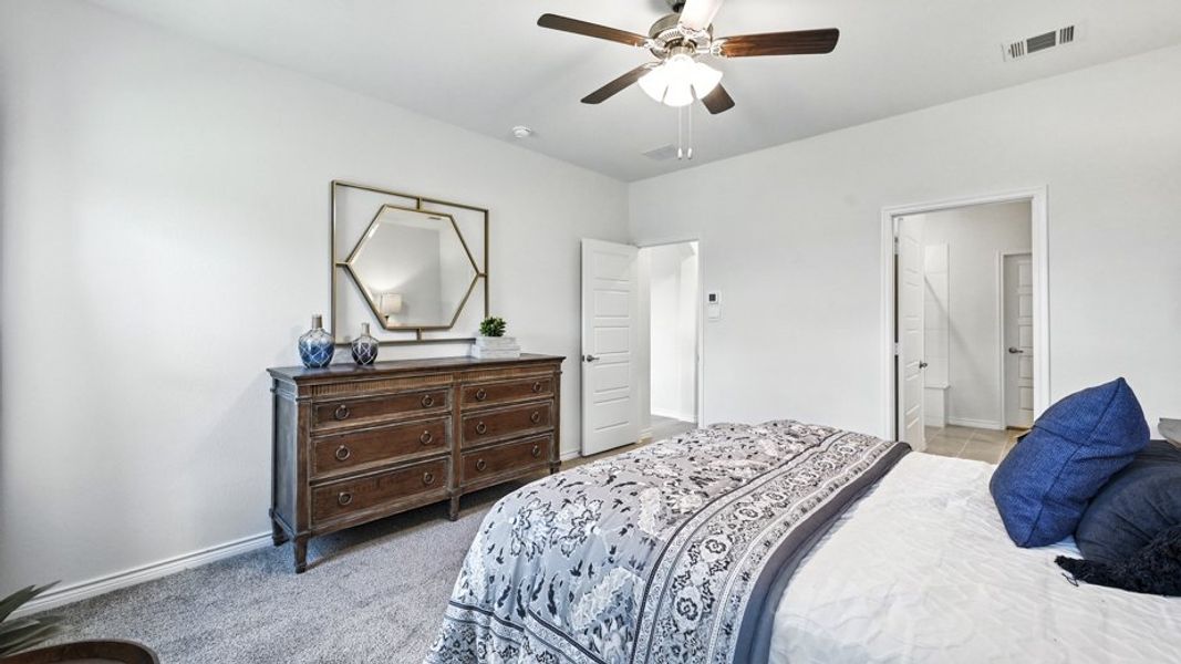 Furnished interior view inside a new home in Elevon, Lavon (Image 18).