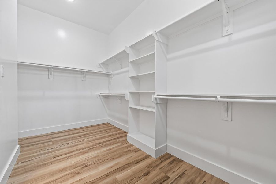 Spacious, unfurnished interior of a new home in , Conroe (Image 43).