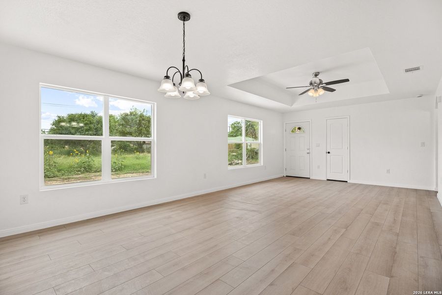 Spacious, unfurnished interior of a new home in , San Antonio (Image 23).