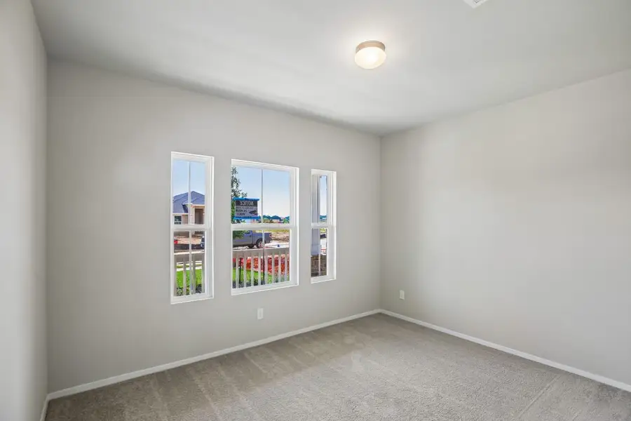 Spacious, unfurnished interior of a new home in Sorella, Tomball (Image 15).