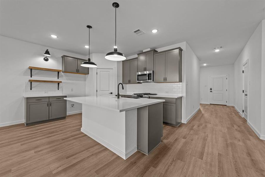 Furnished interior view inside a new home in Caldwell Lakes, Dallas (Image 7). Furnished interior view inside a new home in Caldwell Lakes, Dallas (Image 7).