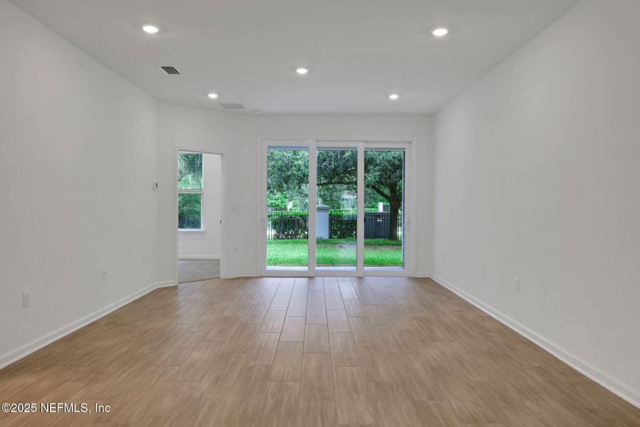 Spacious, unfurnished interior of a new home in The Hammock at Palm Harbor, Palm Coast (Image 10).