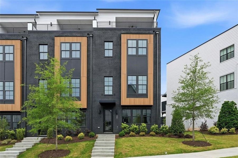 Condo located in Alpharetta, GA showcasing its design and architecture (Image 4). Condo located in Alpharetta, GA showcasing its design and architecture (Image 4).