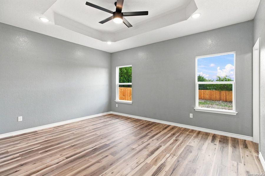 Spacious, unfurnished interior of a new home in , San Antonio (Image 11).