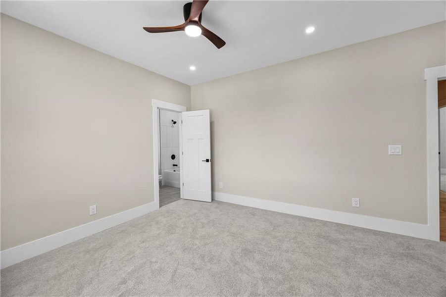 Spacious, unfurnished interior of a new home in , Marietta (Image 63).