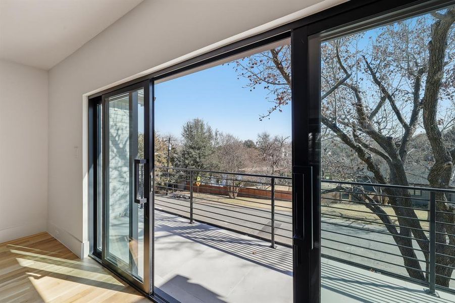Exterior details and patio area of a home in , Dallas (Image 4).