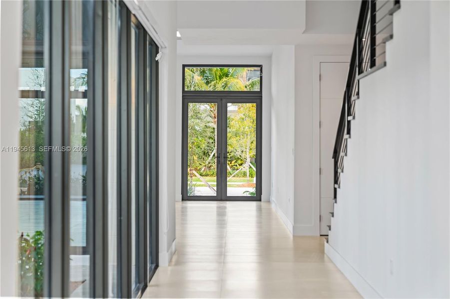 Spacious, unfurnished interior of a new home in , Weston (Image 43).