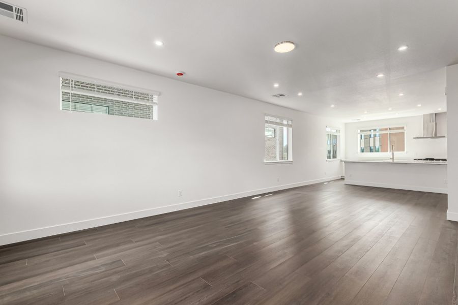 Spacious, unfurnished interior of a new home in Ascent at Inverness, Englewood (Image 23).