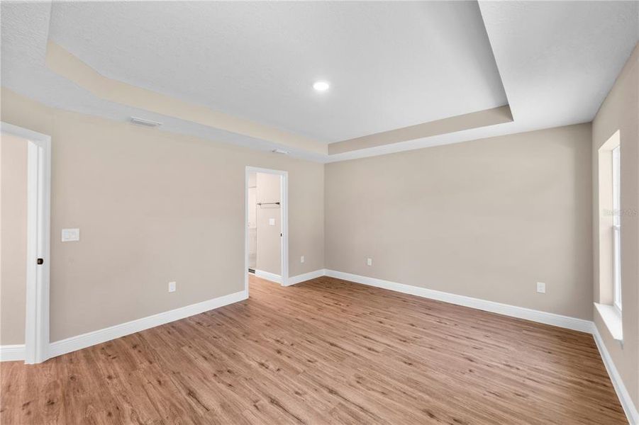Spacious, unfurnished interior of a new home in , Ocala (Image 26).