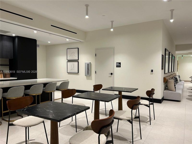 Community amenities in , Miami (Image 30).