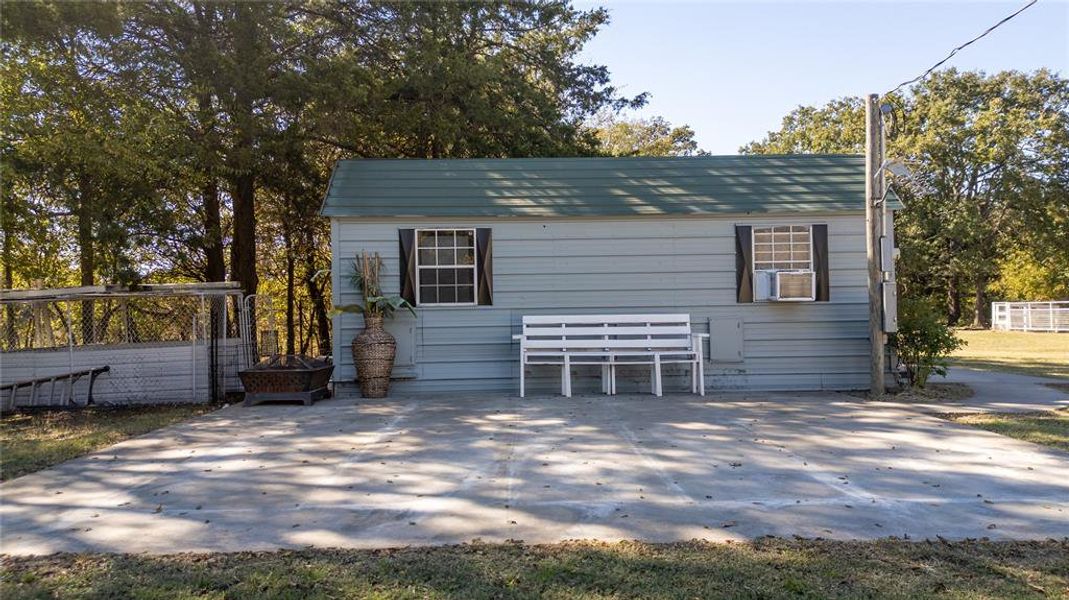 Exterior details and patio area of a home in , Wills Point (Image 4).