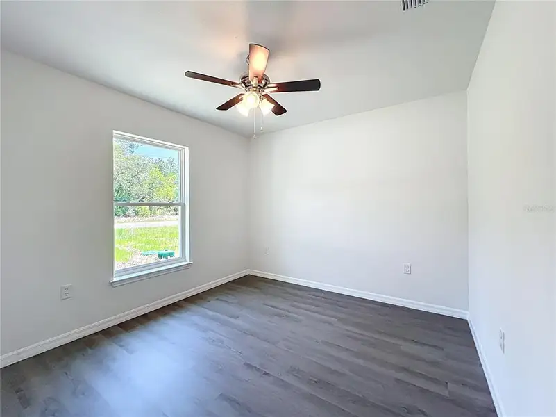 Spacious, unfurnished interior of a new home in , Dunnellon (Image 35).